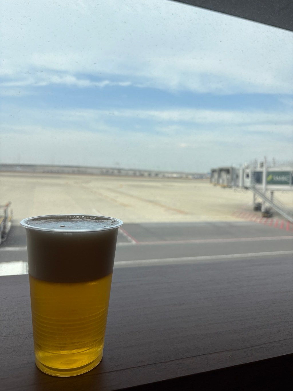 【✈️関西空港のカードラウンジ「カードメンバーズラウンジ アネックス六甲」の正直レビュー🌏】